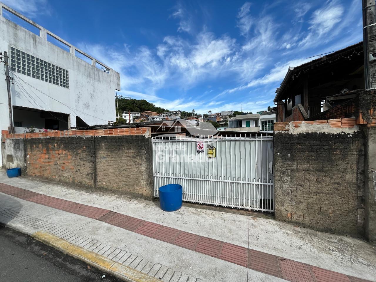 Terreno à venda 317.00m  no bairro MONTE ALEGRE, CAMBORIU - SC