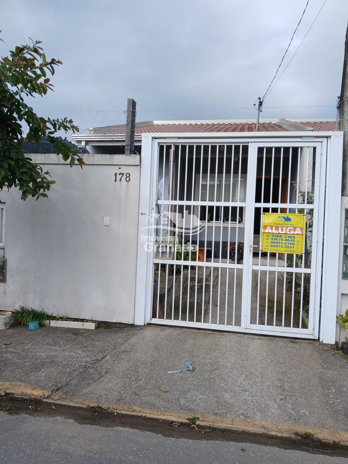 Casa com 2 dormitórios para locação, RIO PEQUENO, CAMBORIU - SC