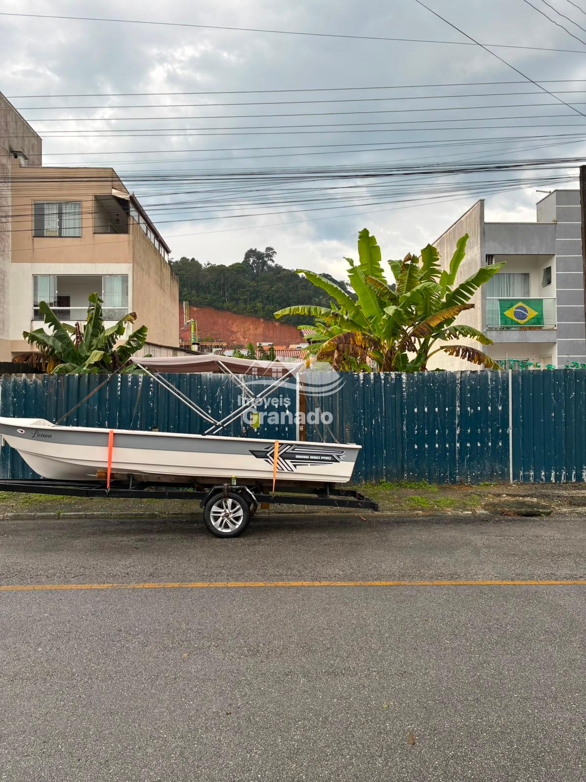 Terreno à venda, 300.00 m², SANTA REGINA, CAMBORIU - SC