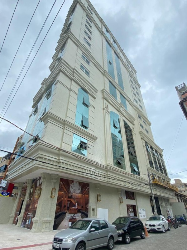 Apartamento em Meia Praia, Itapema ótima localização.