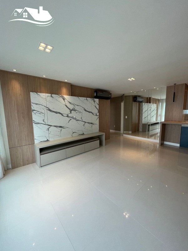 Lindo apartamento semi-mobiliado e moderno no Centro de Balneário Camboriú para locação 