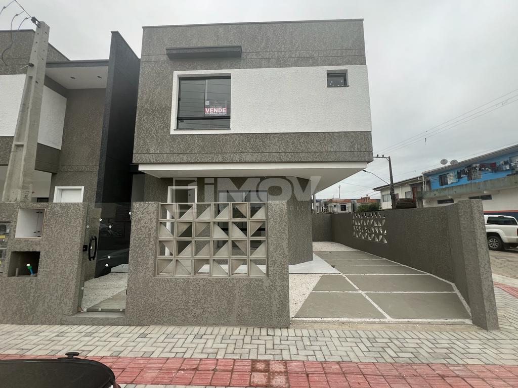 Sobrado à venda de 97m  com 1 suíte e 2 demi suíte, MURTA, ITA...