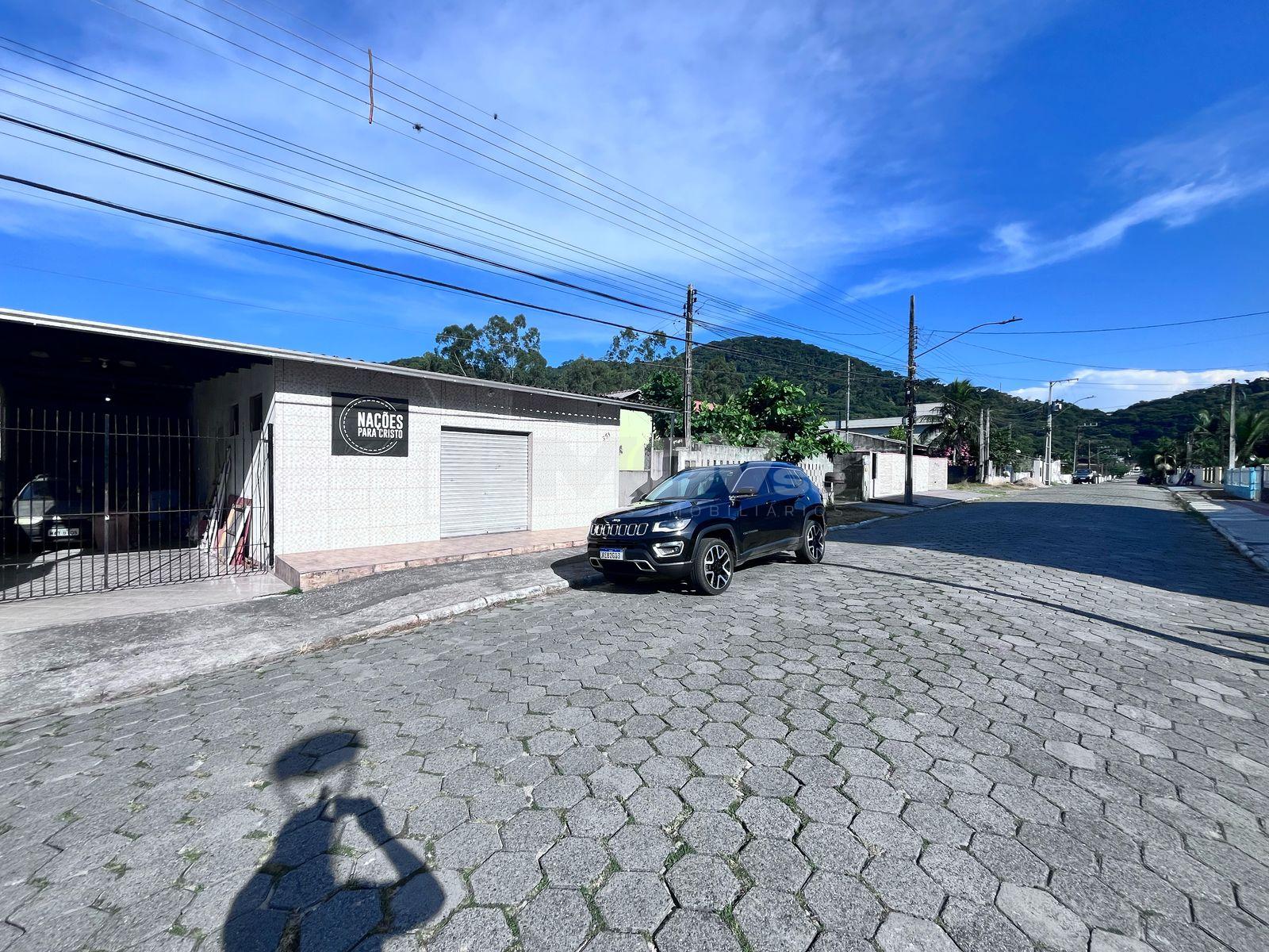 Casa ? venda com ponto comercial, ESPINHEIROS, ITAJAI - SC
