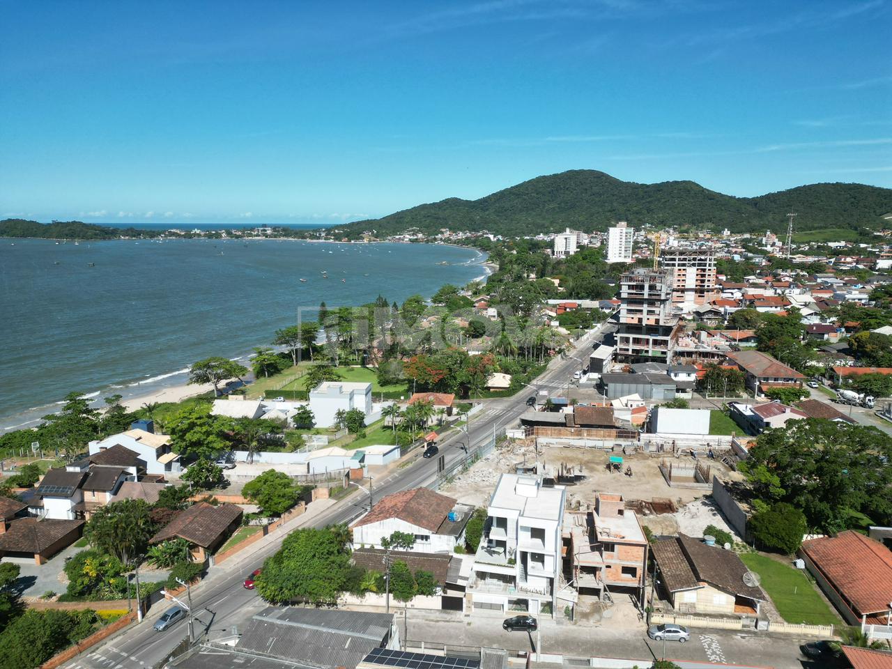 Casa ampla à venda com 1 suíte   1 dormitório , PRAIA DA ARMAÇ...