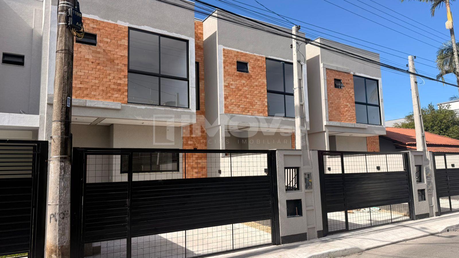 Sobrado novo e moderno com 1 su?te, 2 dormit?rios ? venda, S?O...