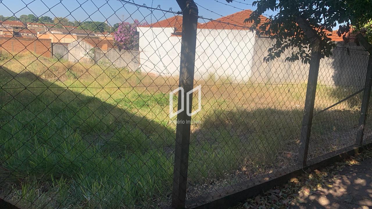 Terreno à venda, 893 m , Rua Maria Janasi Biagioni, Centro, AR...