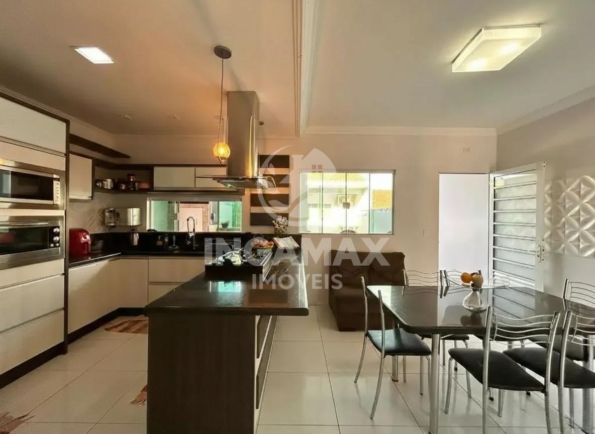 Casa Ampla de 4 dormitórios com Edícula  no Jardim Alvorada - ...
