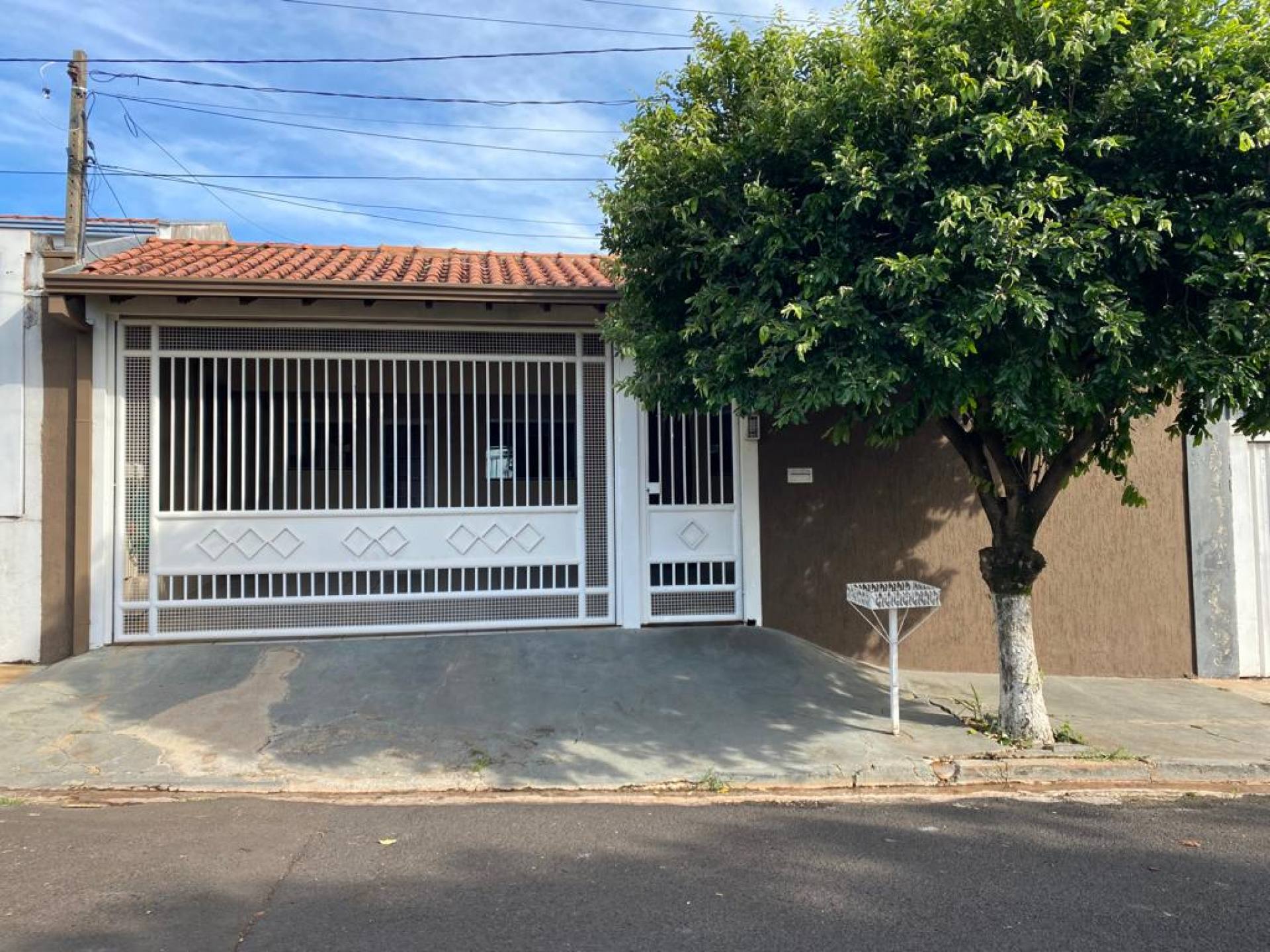 Casa Para Vender com 3 quartos 1 su?tes no bairro Jardim Conti...