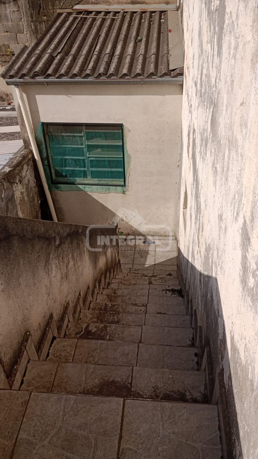 ESCADARIA VISTA DE CIMA + EDÍCULA