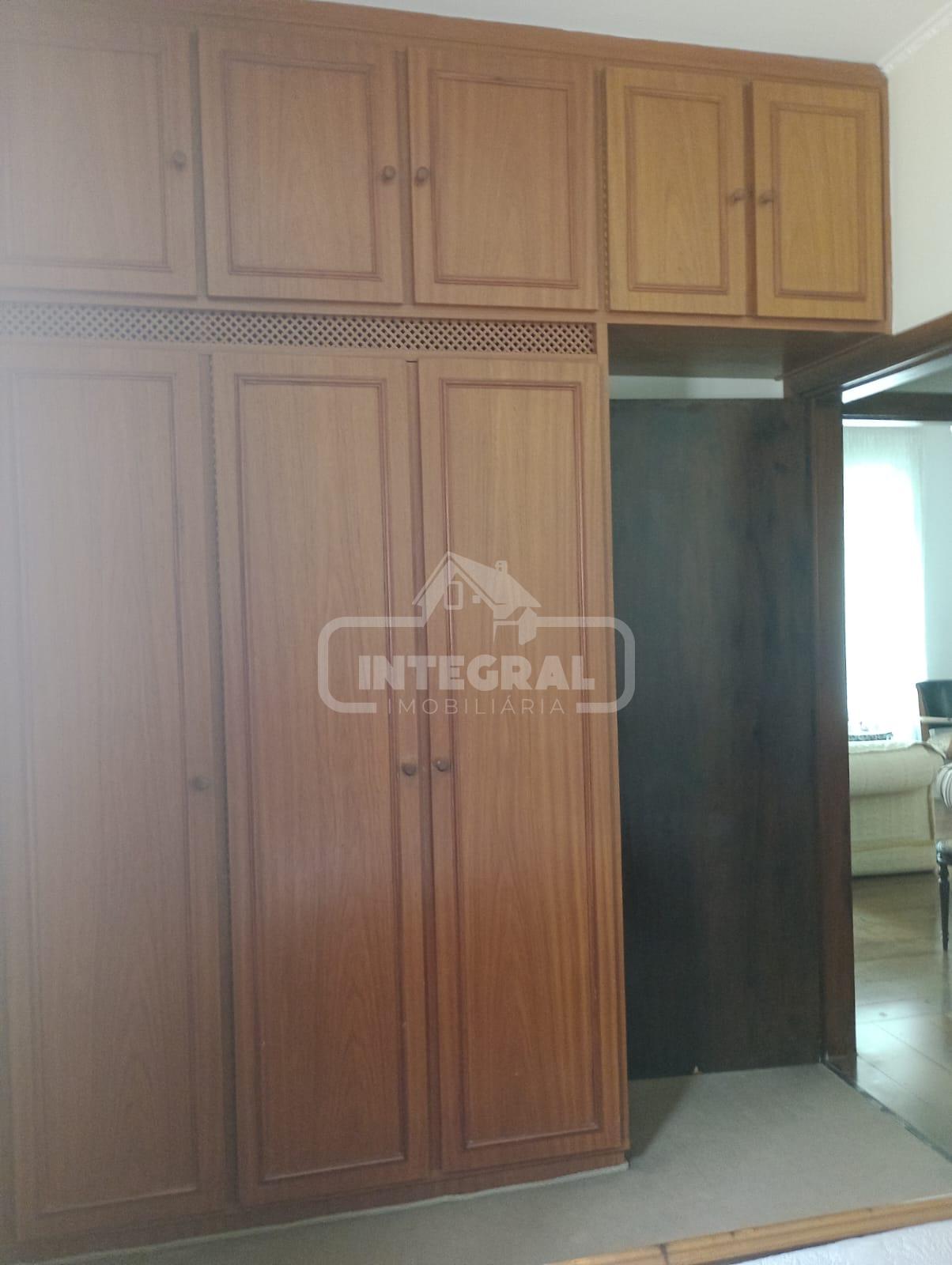 TODOS DORMS COM ARMARIOS