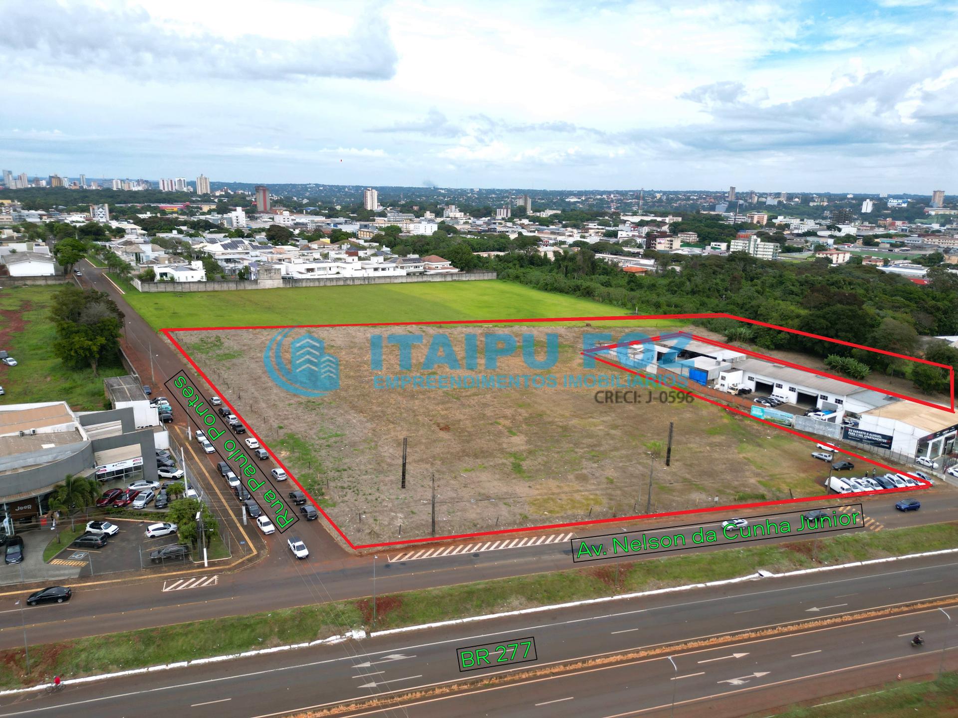 TERRENO DE ESQUINA VILA PÉROLA