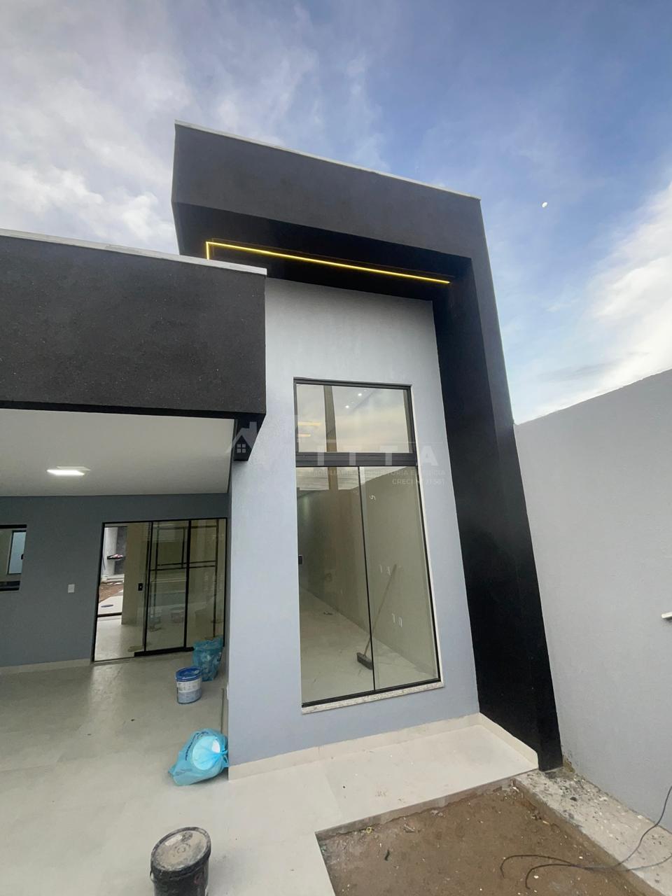 CASA À VENDA EM LUÍS EDUARDO MAGALHÃES, BAIRRO UNIVERSITÁRIO II.