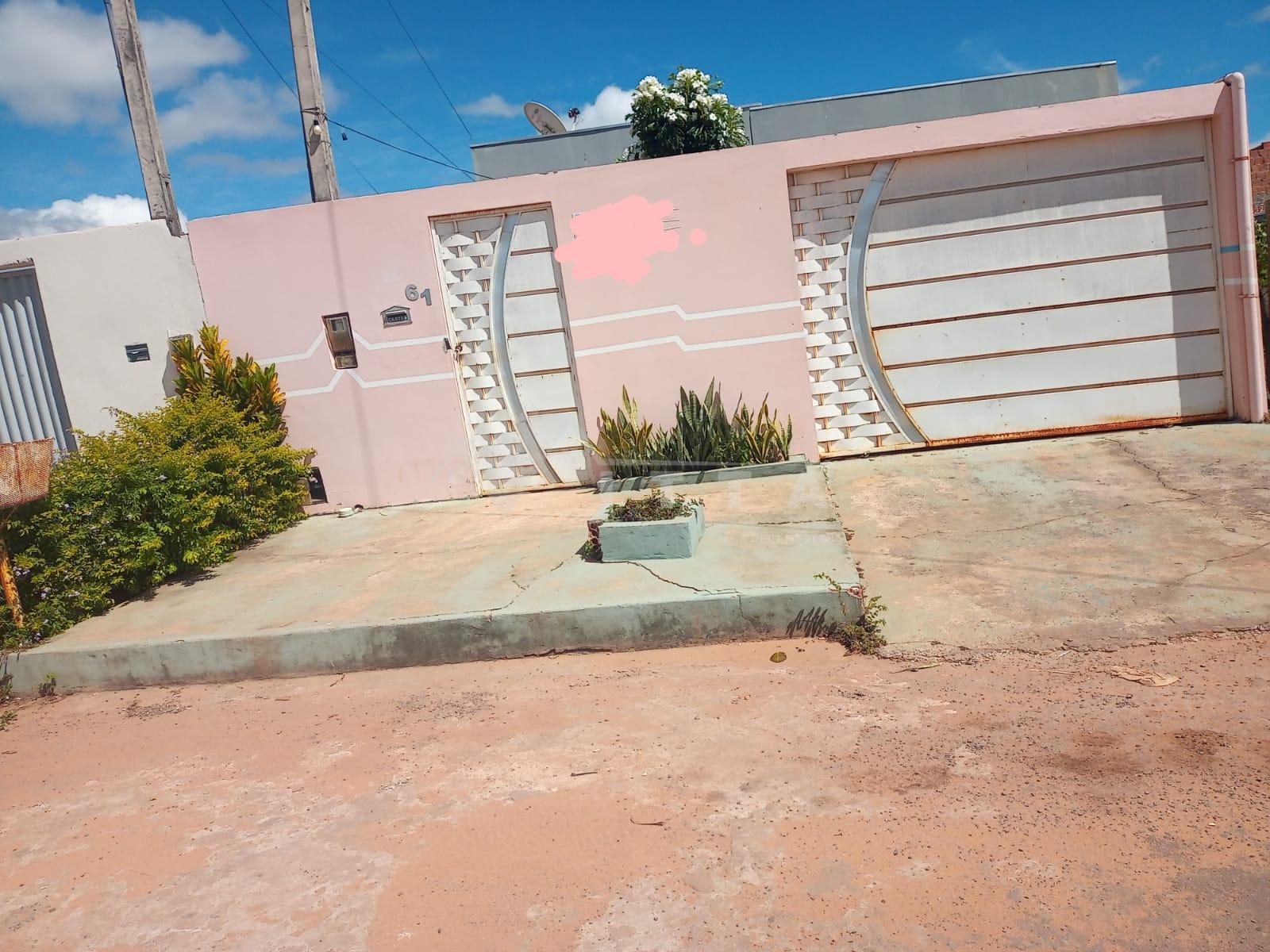 CASA À VENDA EM LUÍS EDUARDO MAGALHÃES, BAIRRO NOVA BRASÍLIA.