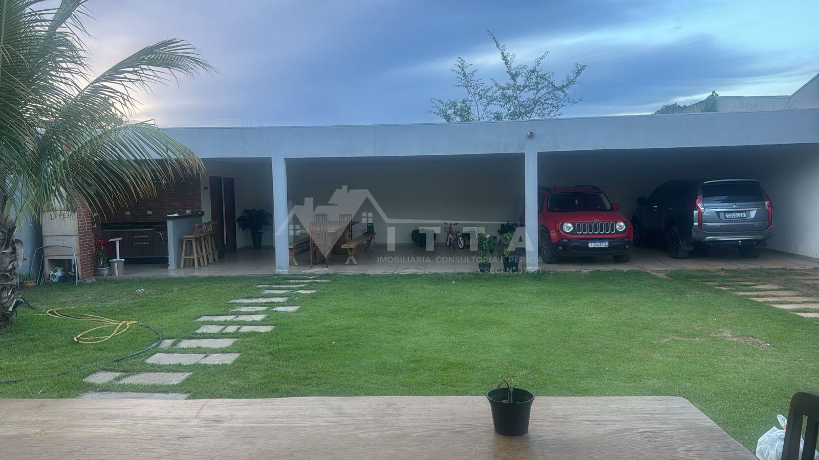 CASA À VENDA EM LUÍS EDUARDO MAGALHÃES, BAIRRO JARDIM DAS ACÁC...