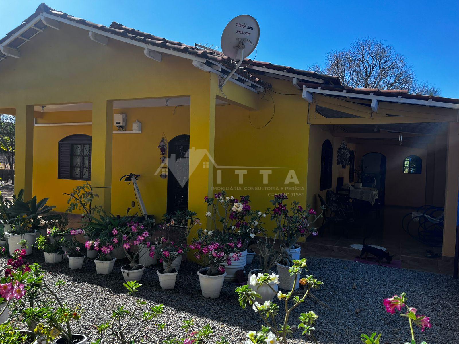 VENDO CASA EM LUÍS EDUARDO MAGALHÃES,BAIRRO CENTRO.