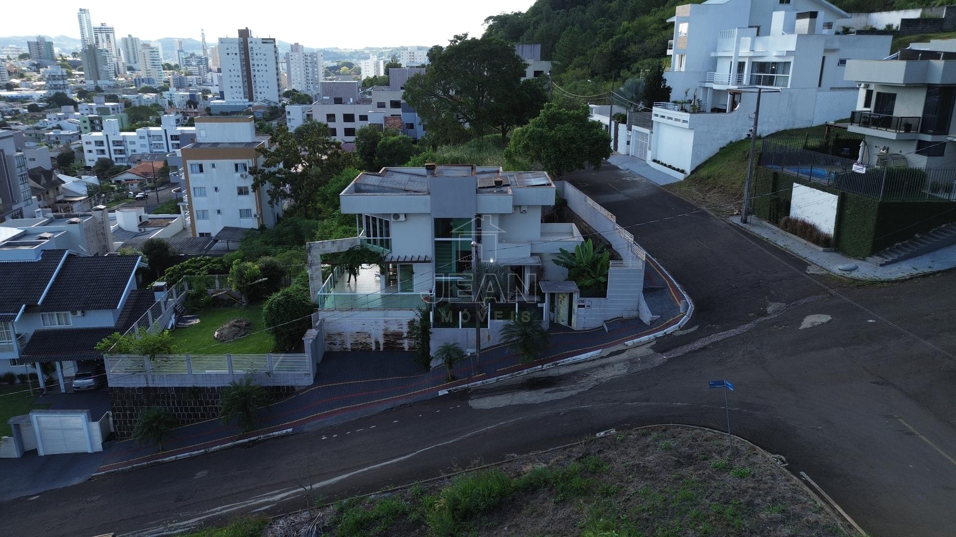 SOBRADO ALTO PADRÃO À VENDA  BAIRRO INDUSTRIAL, FRANCISCO BELTRÃO PR - Jean Imóveis