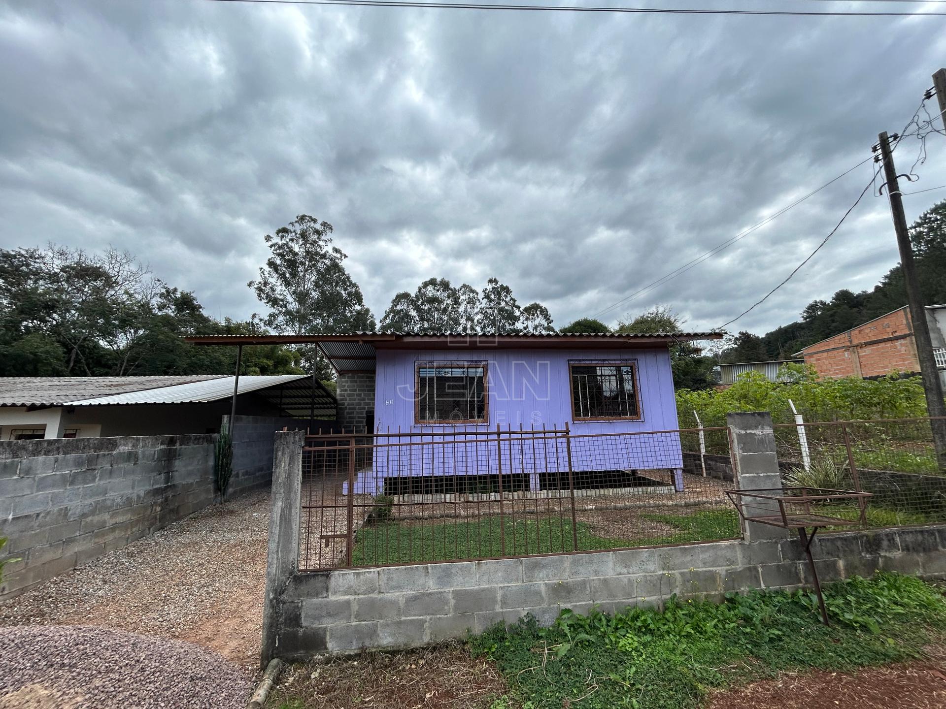 CASA DE MADEIRA PARA LOCAÇÃO COM 3 DORMITÓRIOS, JARDIM SEMINÁRIO, FRANCISCO BELTRÃO/PR - Jean Imóveis