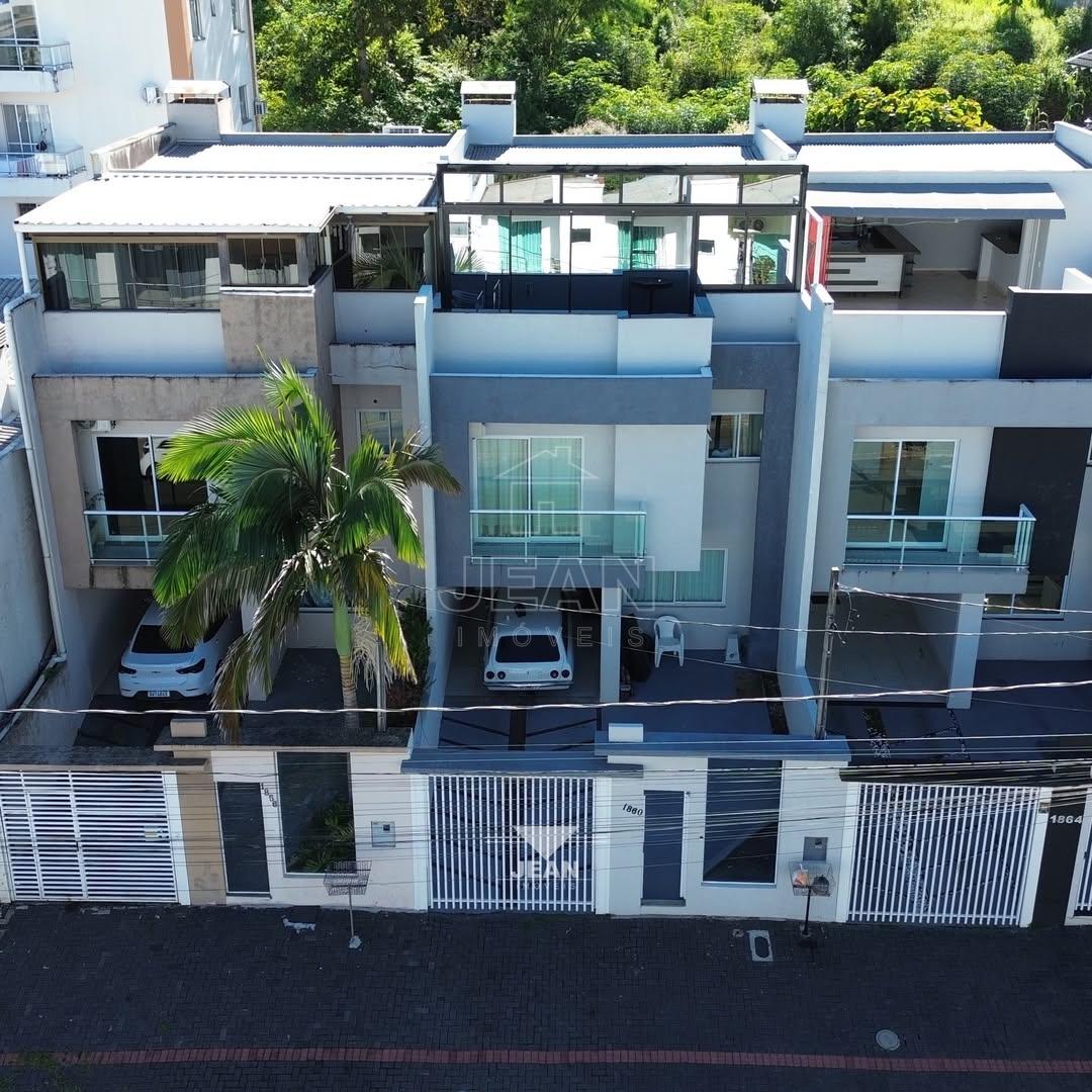 TRIPLEX ALTO PADRÃO À VENDA - LAGO INDUSTRIAL, FRANCISCO BELTRÃO/PR - Jean Imóveis