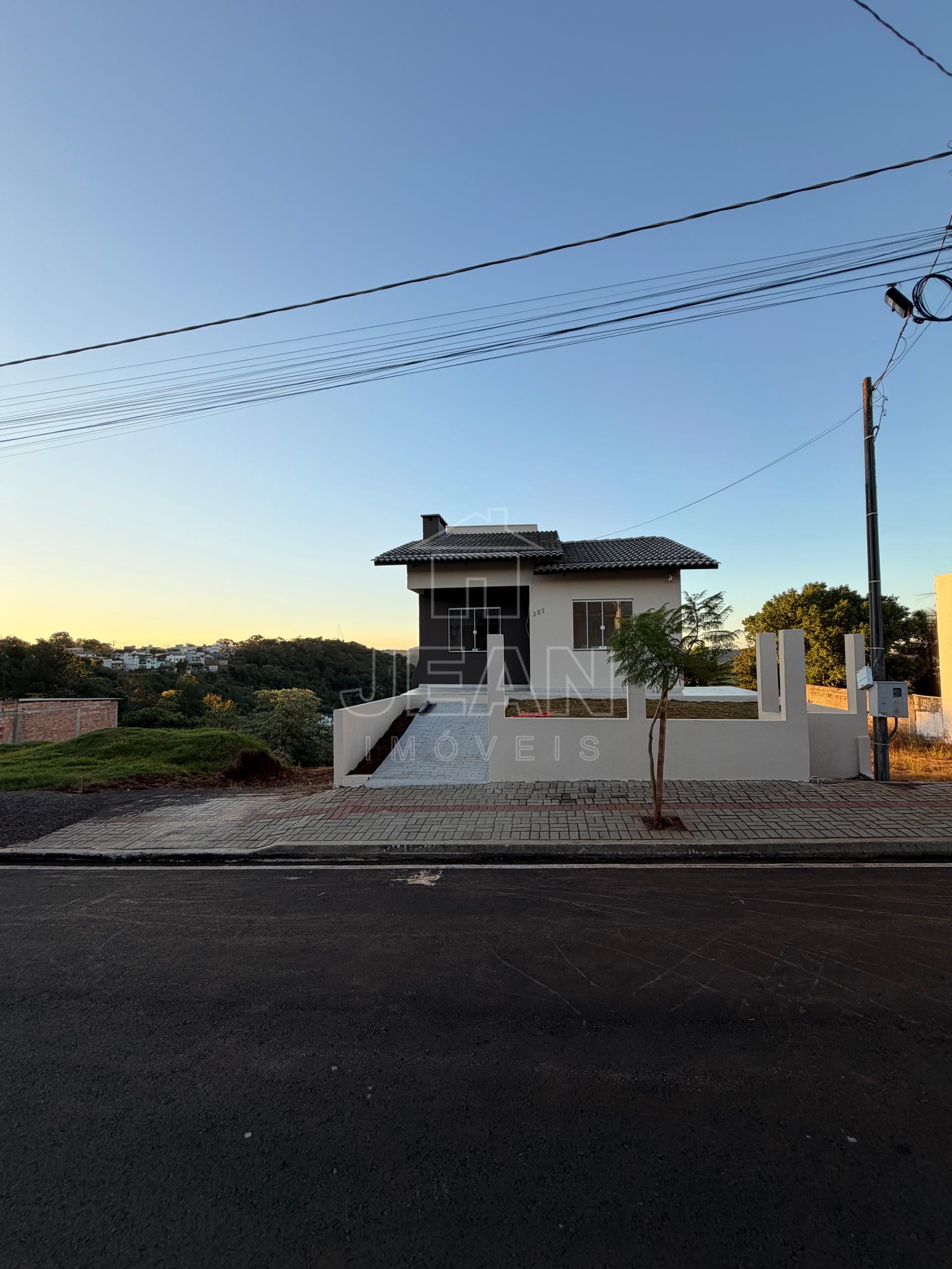 CASA À VENDA  BAIRRO AEROPORTO | FRANCISCO BELTRÃO/PR - Jean Imóveis