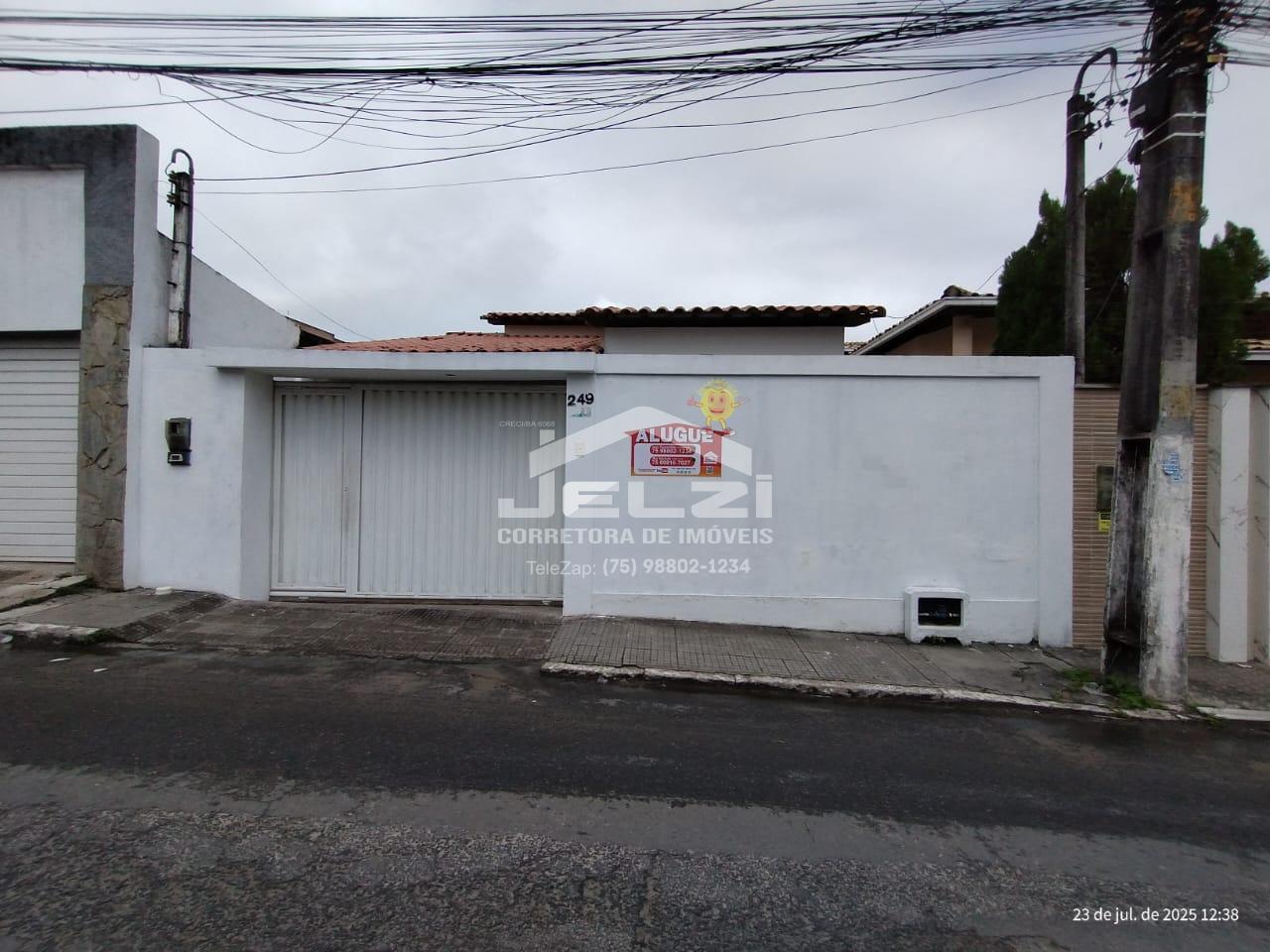 LOCA??O casa no Centro, ideal para resid?ncia com?rcio, pr?xim...