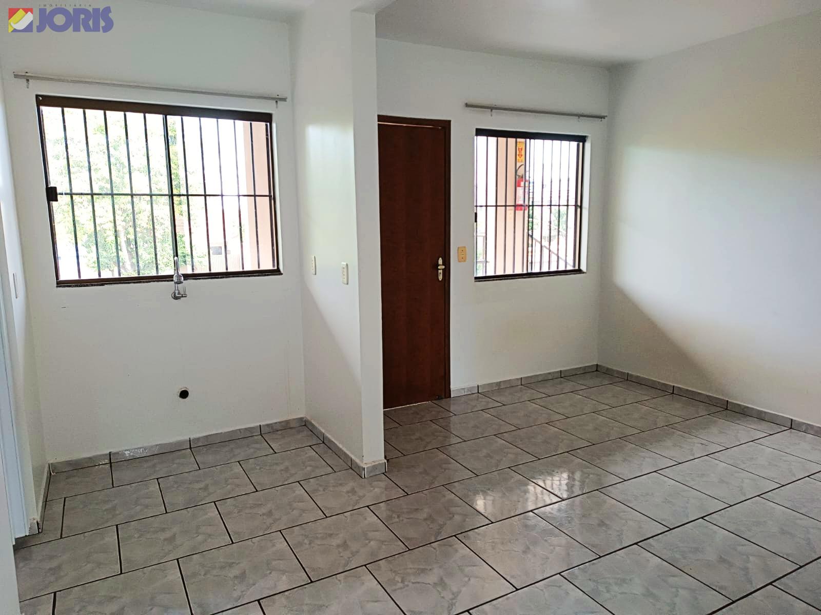 Apartamento com 02 quartos e com vaga de garagem, no centro da...