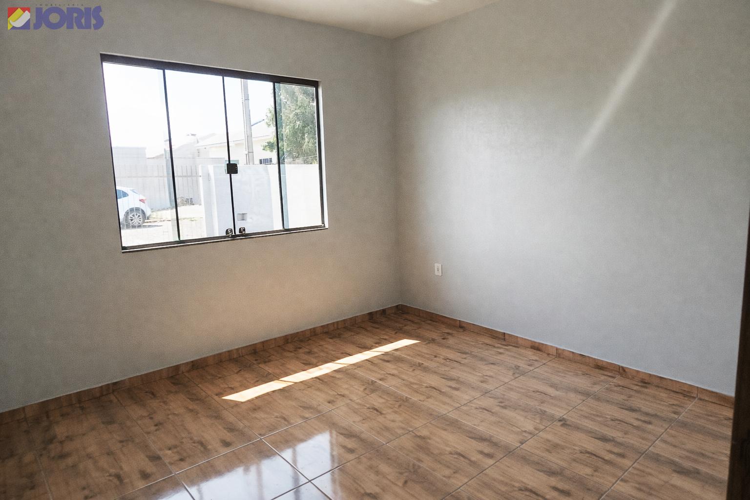 Casa com 02 quartos no Boa Vista e amplo espao de lote