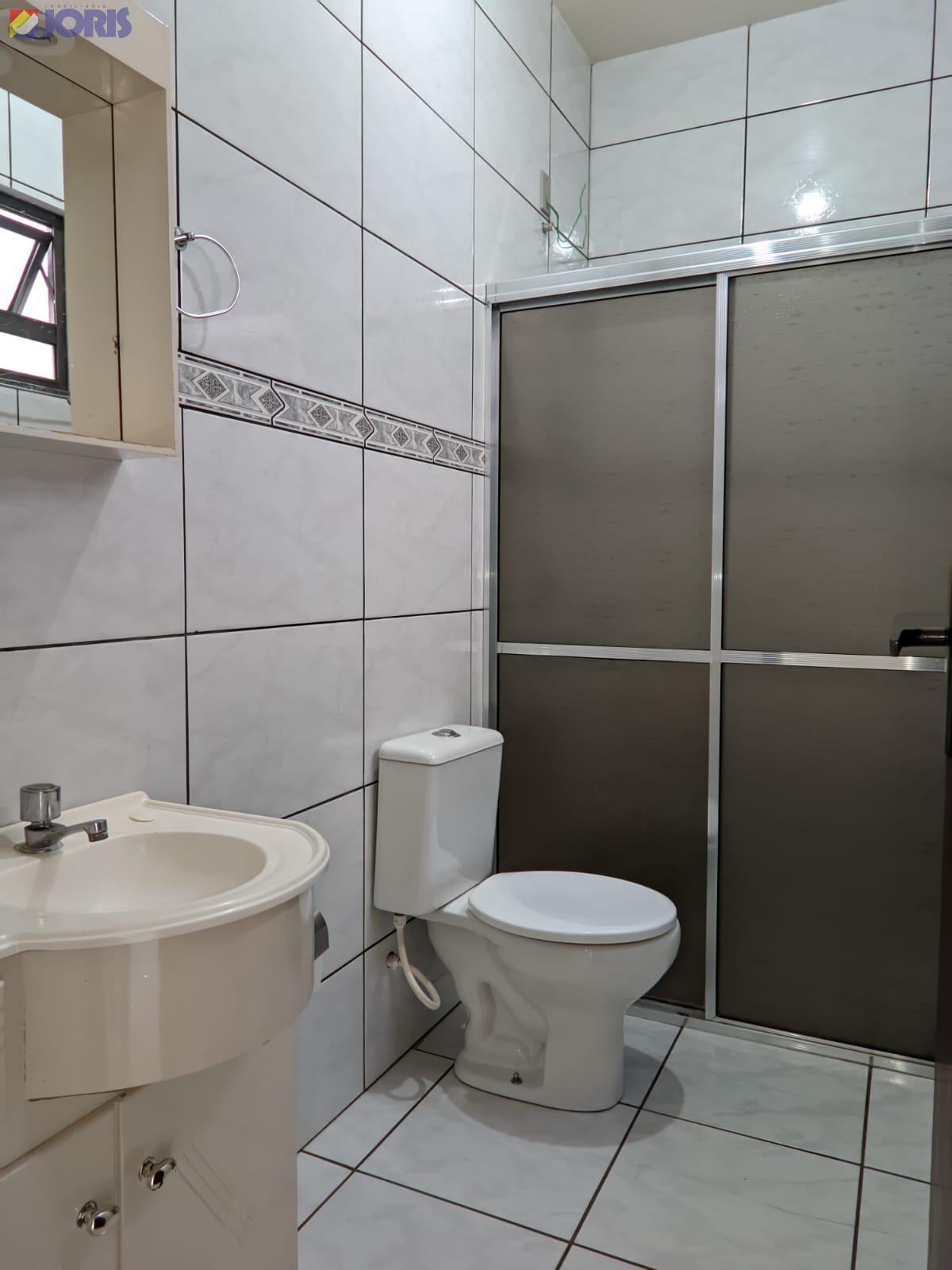 Apartamento | Com sacada | Centro