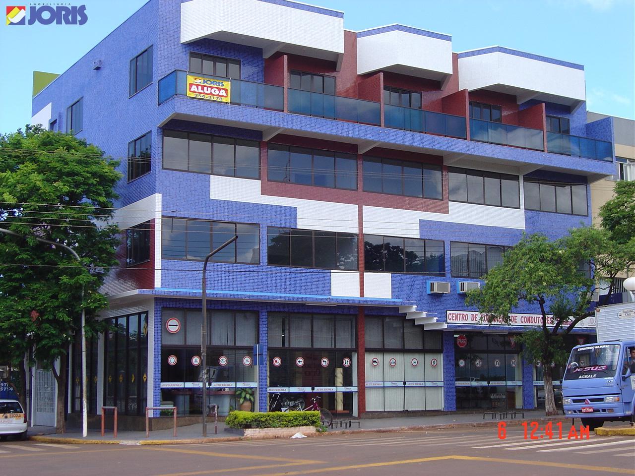 Apartamento | Com sacada | Centro