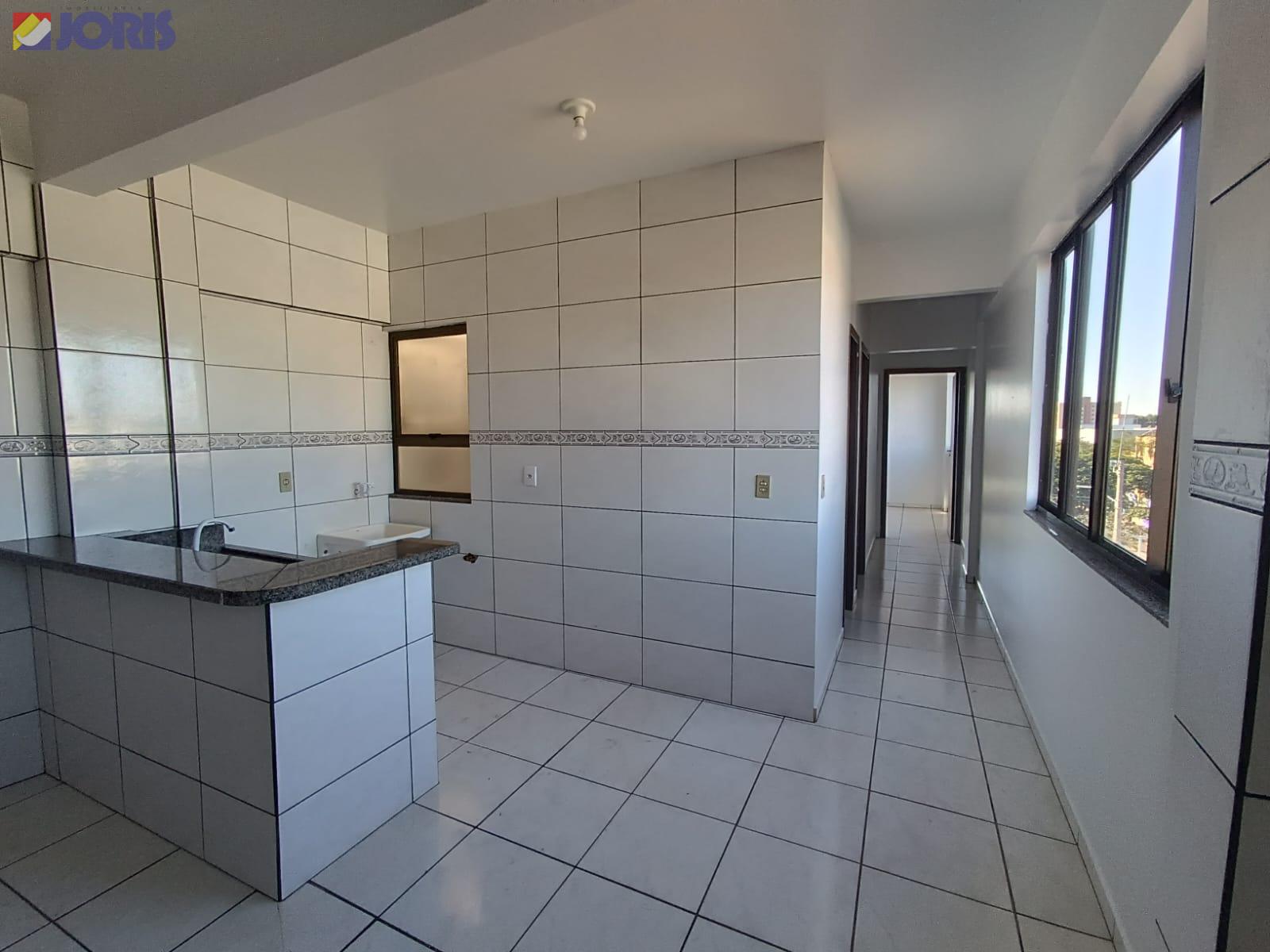 Apartamento | Com sacada | Centro