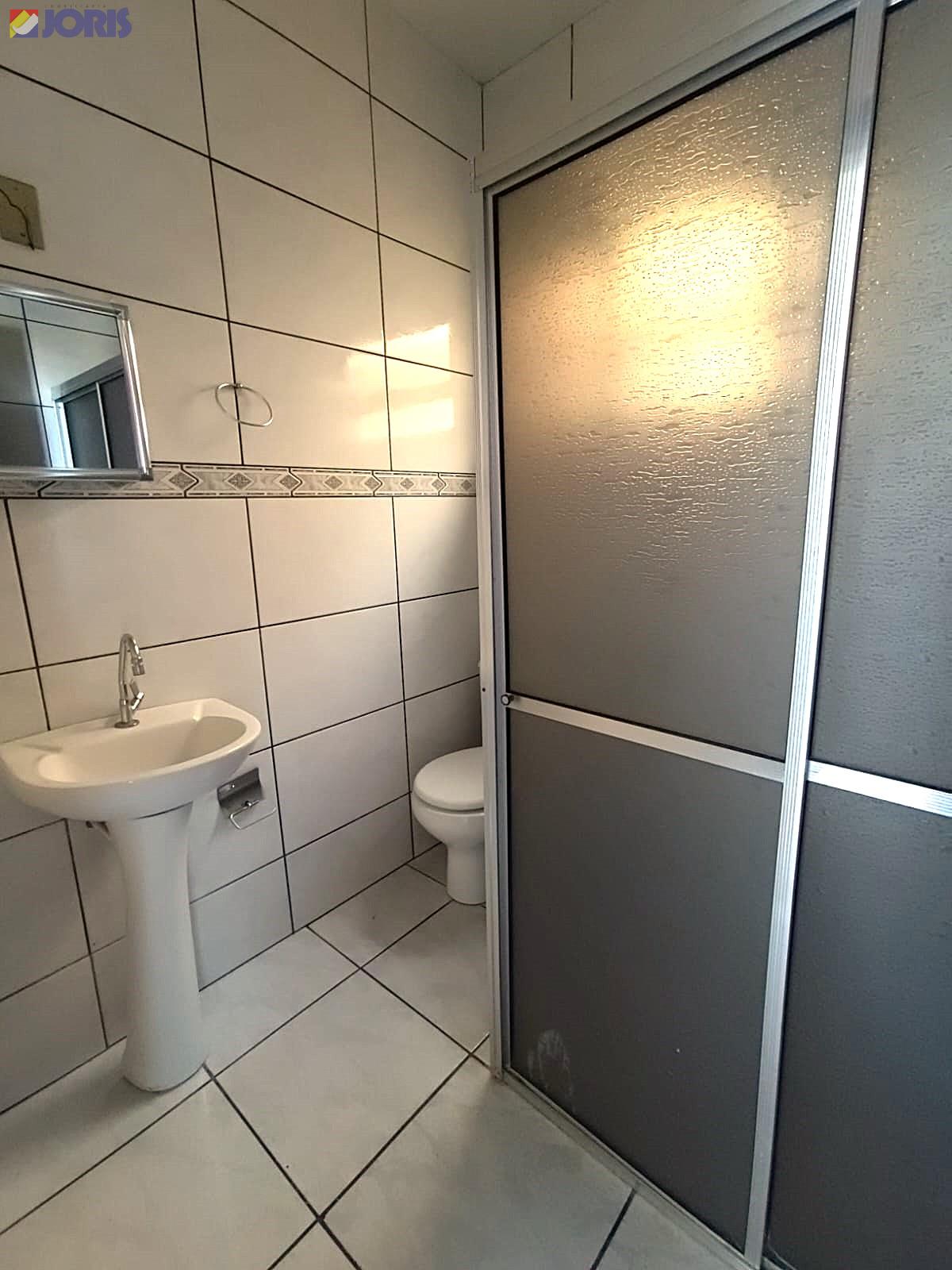 Apartamento | Com sacada | Centro