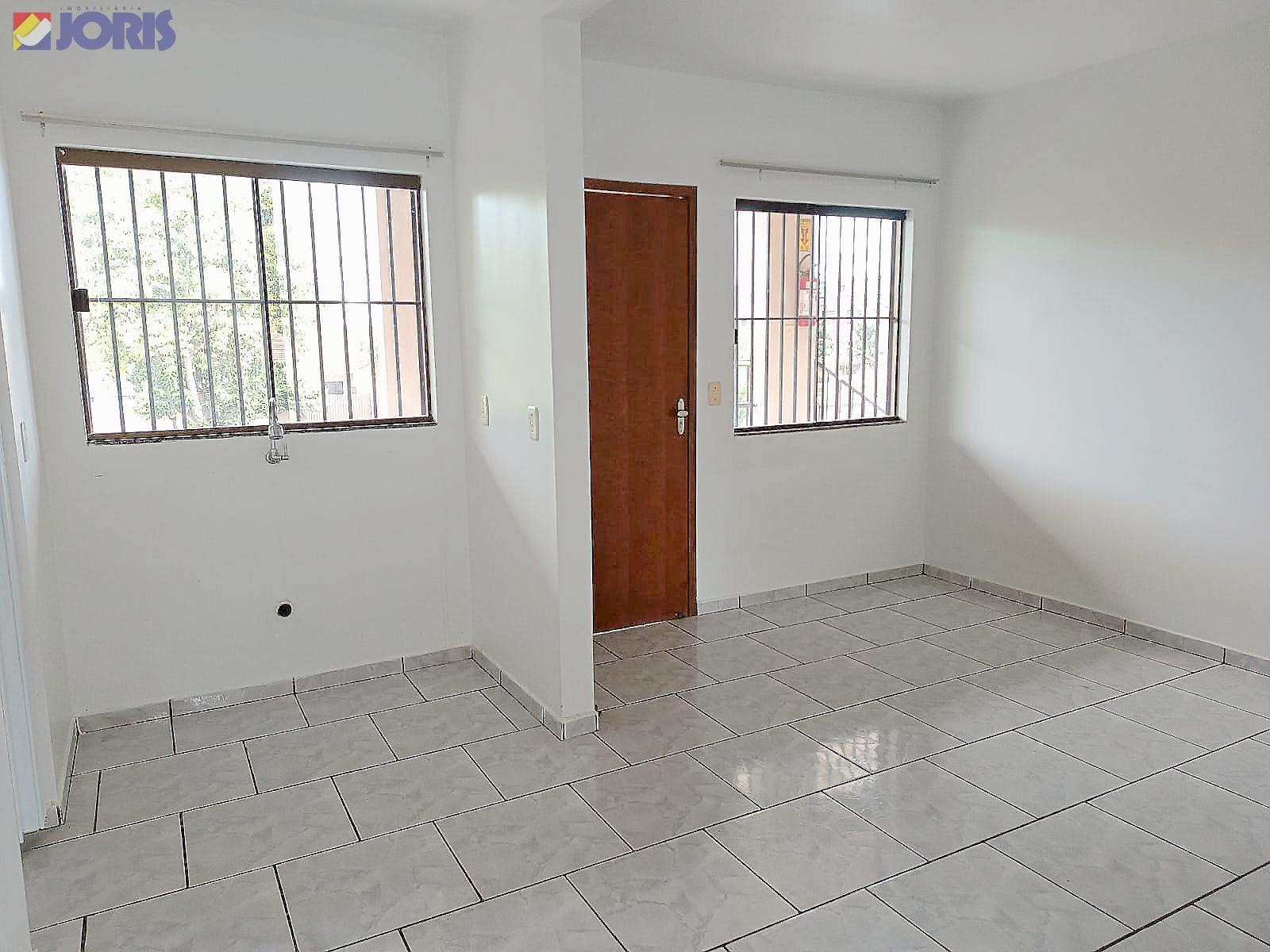 Apartamento térreo - Centro