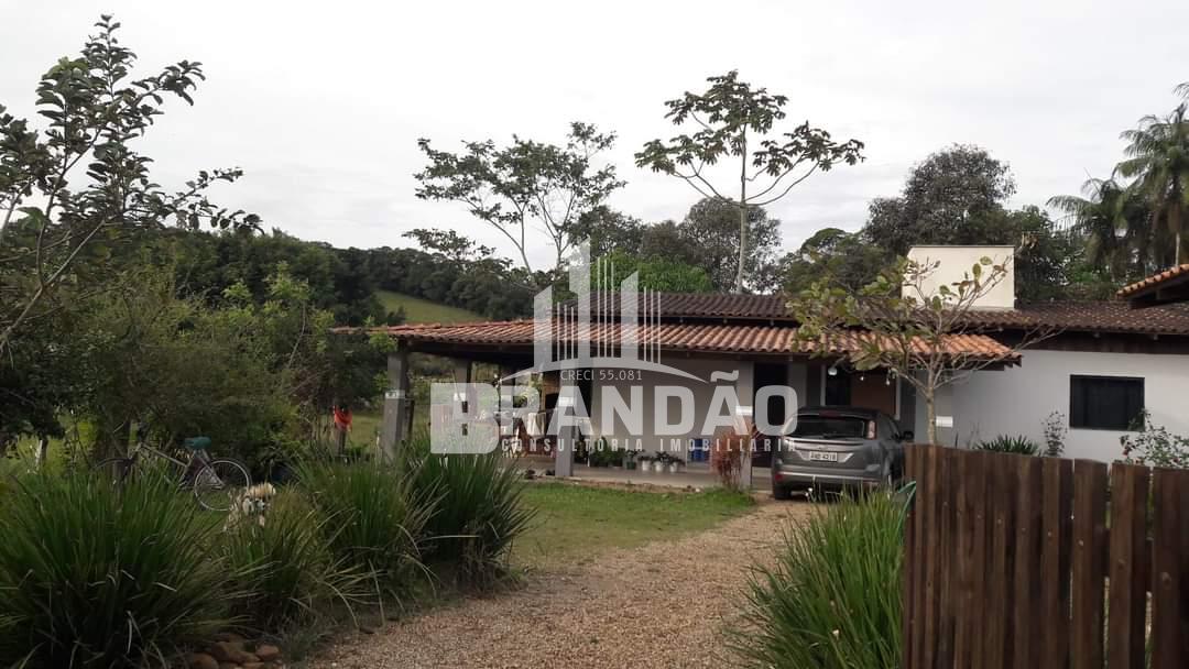 Casa à venda, Quati, GUARAMIRIM - SC com sala comercial
