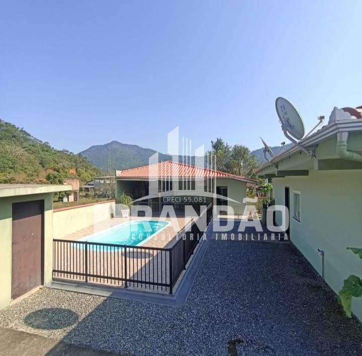 Casa à venda, com piscina, área de festas no Rio Hern, SCHROEDER - SC