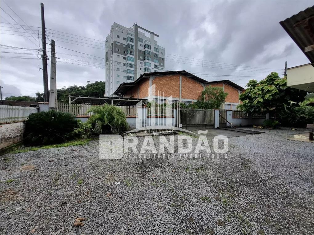 Terreno com viabilidade para 12 pavimentos - Barra do Rio Molh...