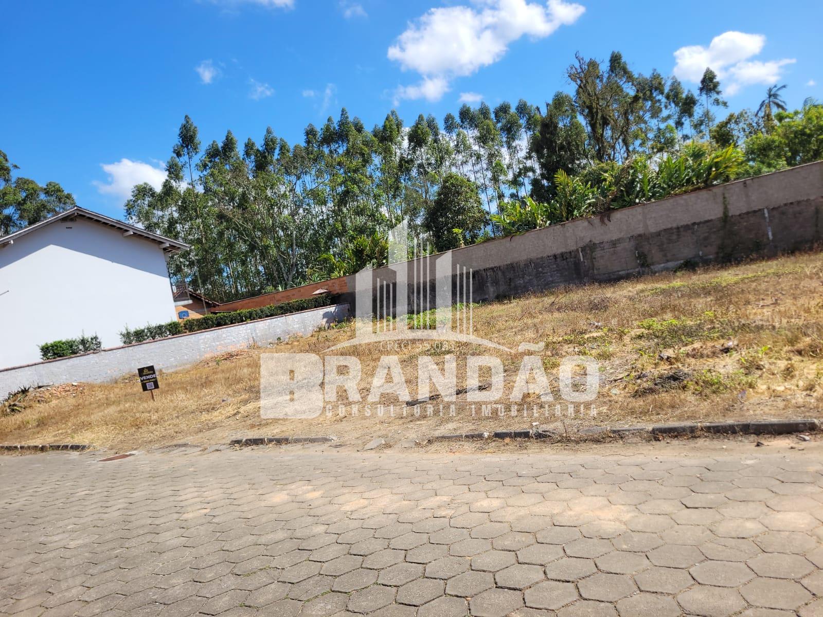 Terreno com 675,95m  à venda no bairro Avaí - GUARAMIRIM - SC