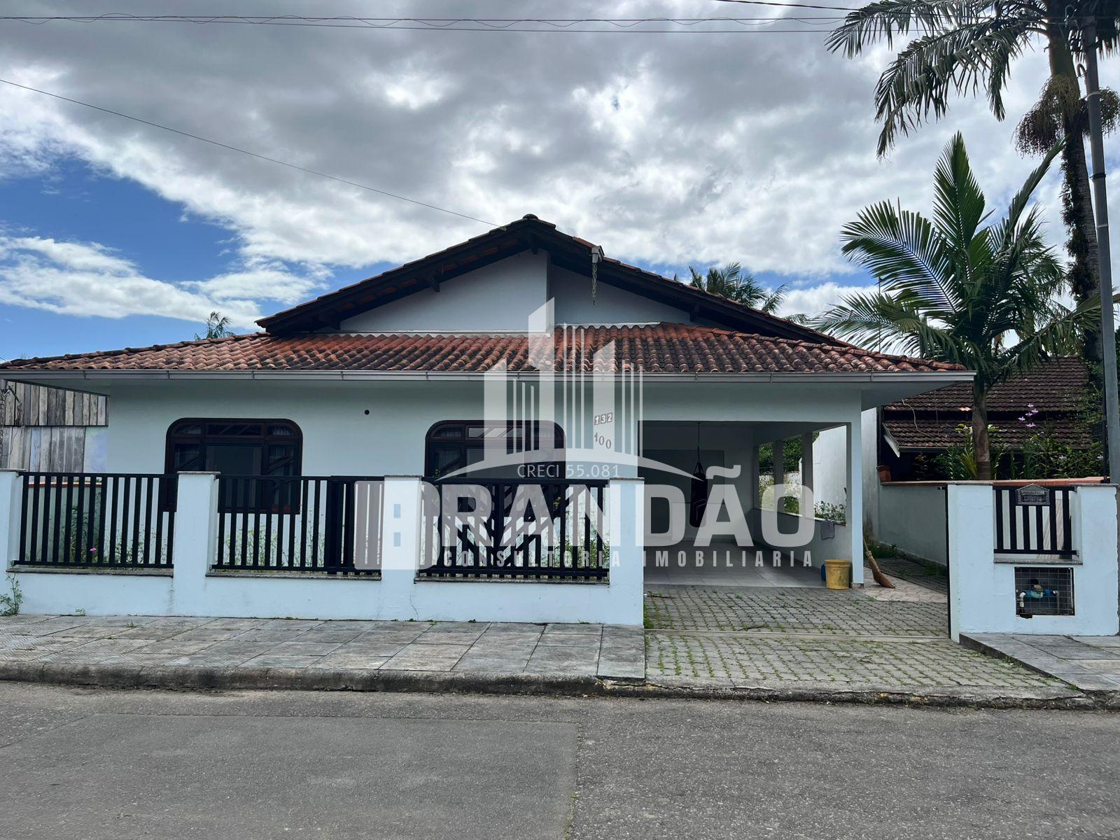 Casa averbada à venda no bairro Beira Rio - GUARAMIRIM - SC