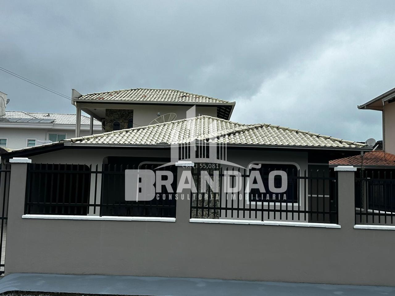 Casa com 134m2 de area construida   à venda, Centro, BARRA VEL...