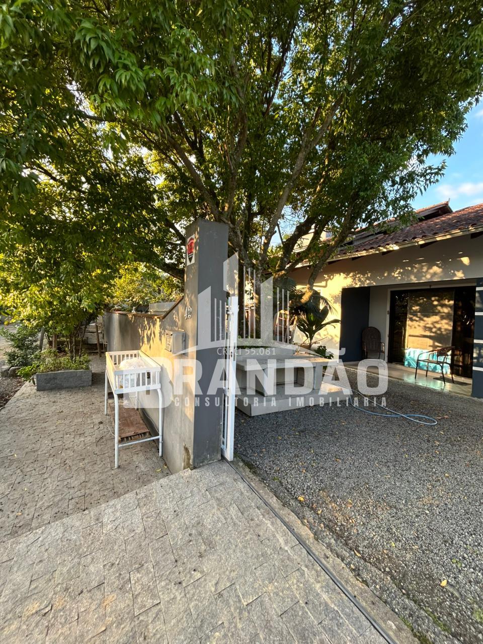 Casa espaçosa  no bairro Avaí,          GUARAMIRIM - SC