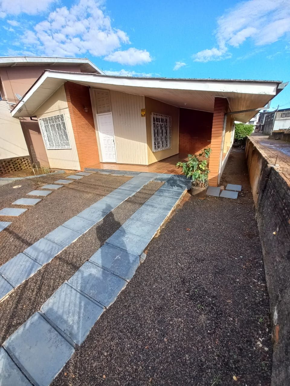 CASA MISTA - COM TERRENO COMERCIAL COM 443,32m  EM PATO BRANCO