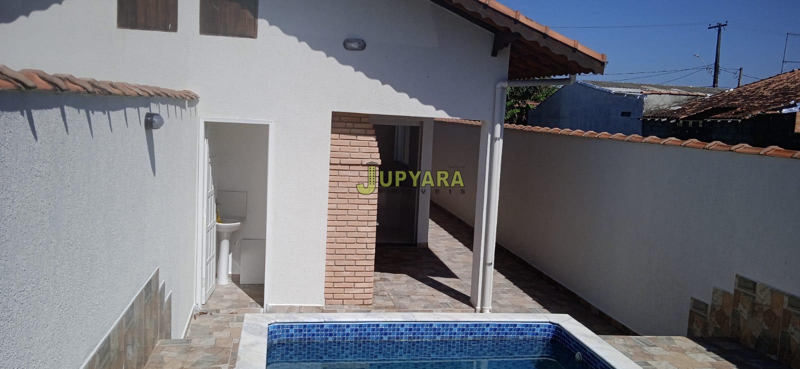 CASA COM 2 DORMITÓRIOS, PISCINA E CHURRASQUEIRA À VENDA EM MON...