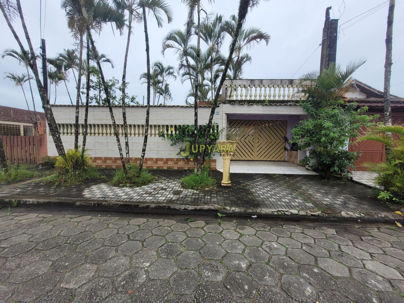 CASA GRANDE À VENDA NA CIDADE DE MONGAGUÁ 500 METROS DO MAR