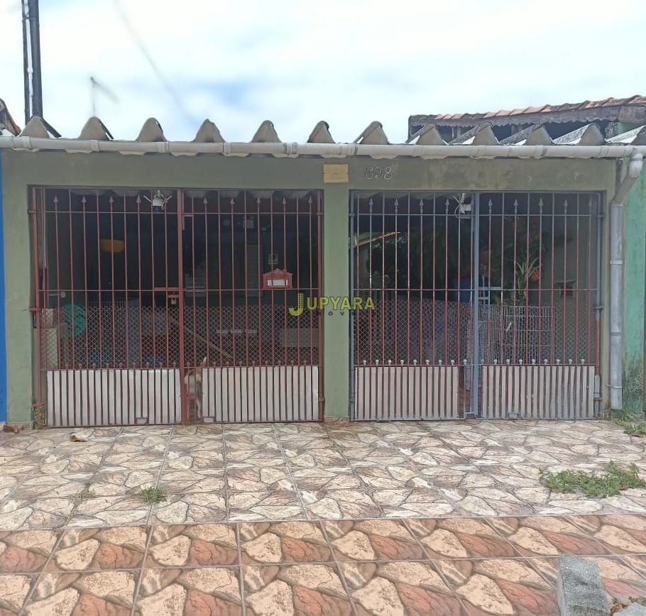 Casa com 2 dormitórios, quintal amplo, ITAGUAÍ, MONGAGUÁ - SP