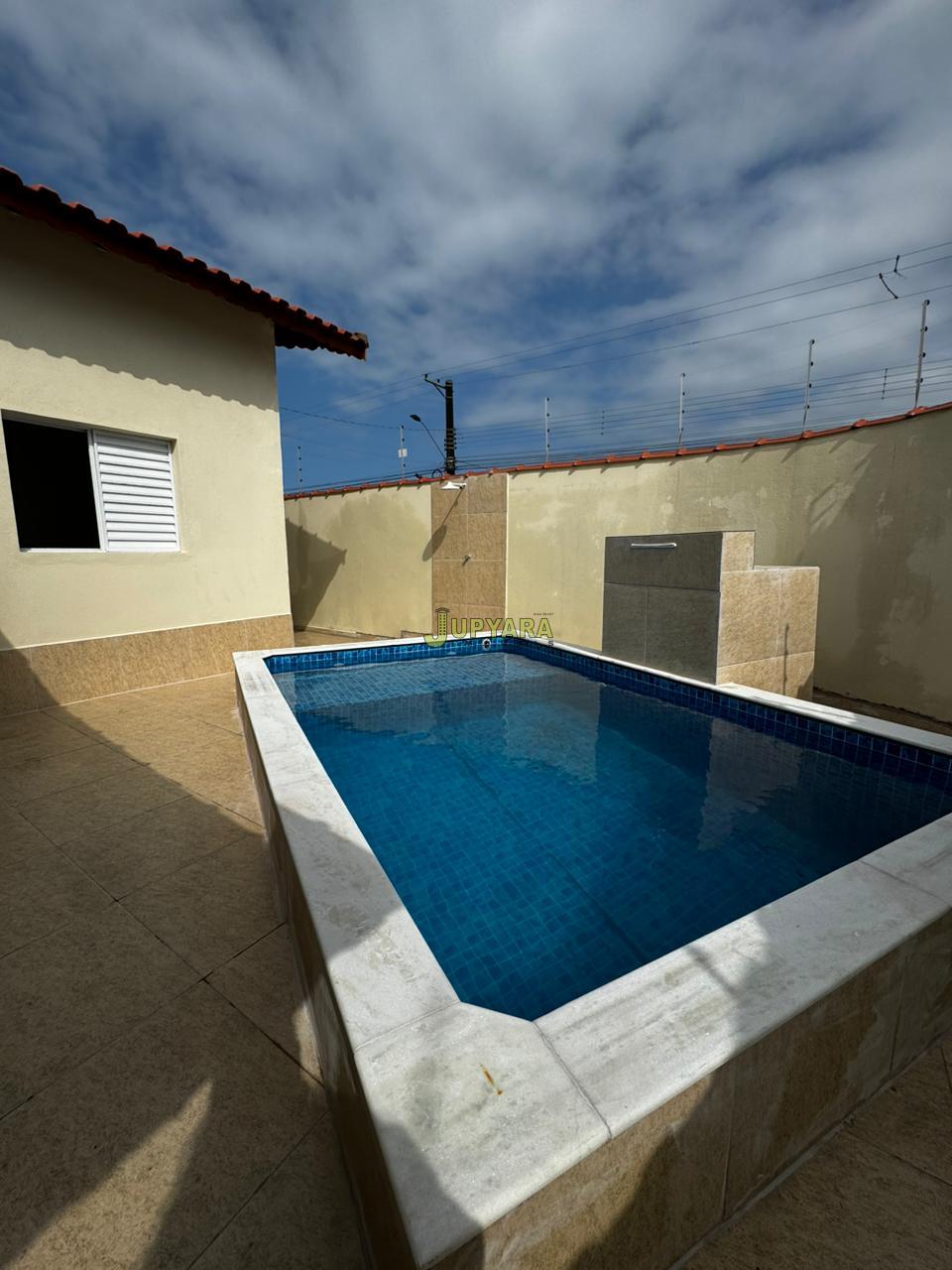 Casa nova de esquina, à venda - 2 dorms sendo 1 suíte, piscina...