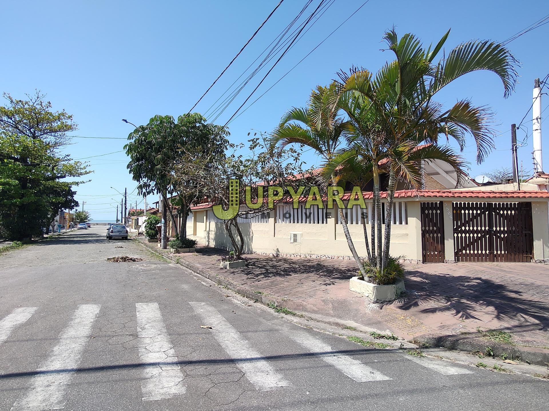 ?? Casa de Esquina Lado Praia ? Apenas 20 Metros do Mar  ??