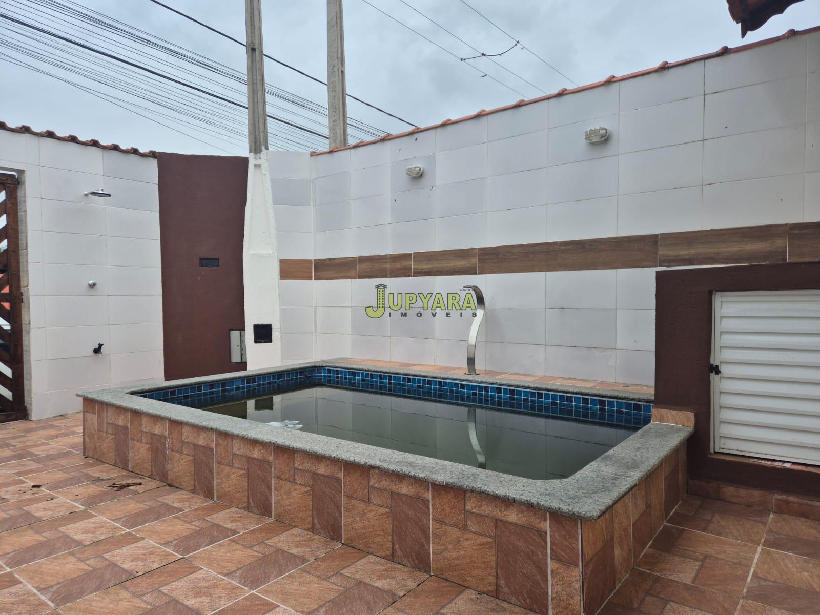 Casa a venda com piscina, 2 dorm  1 su?te , piscina, no Bal Ju...