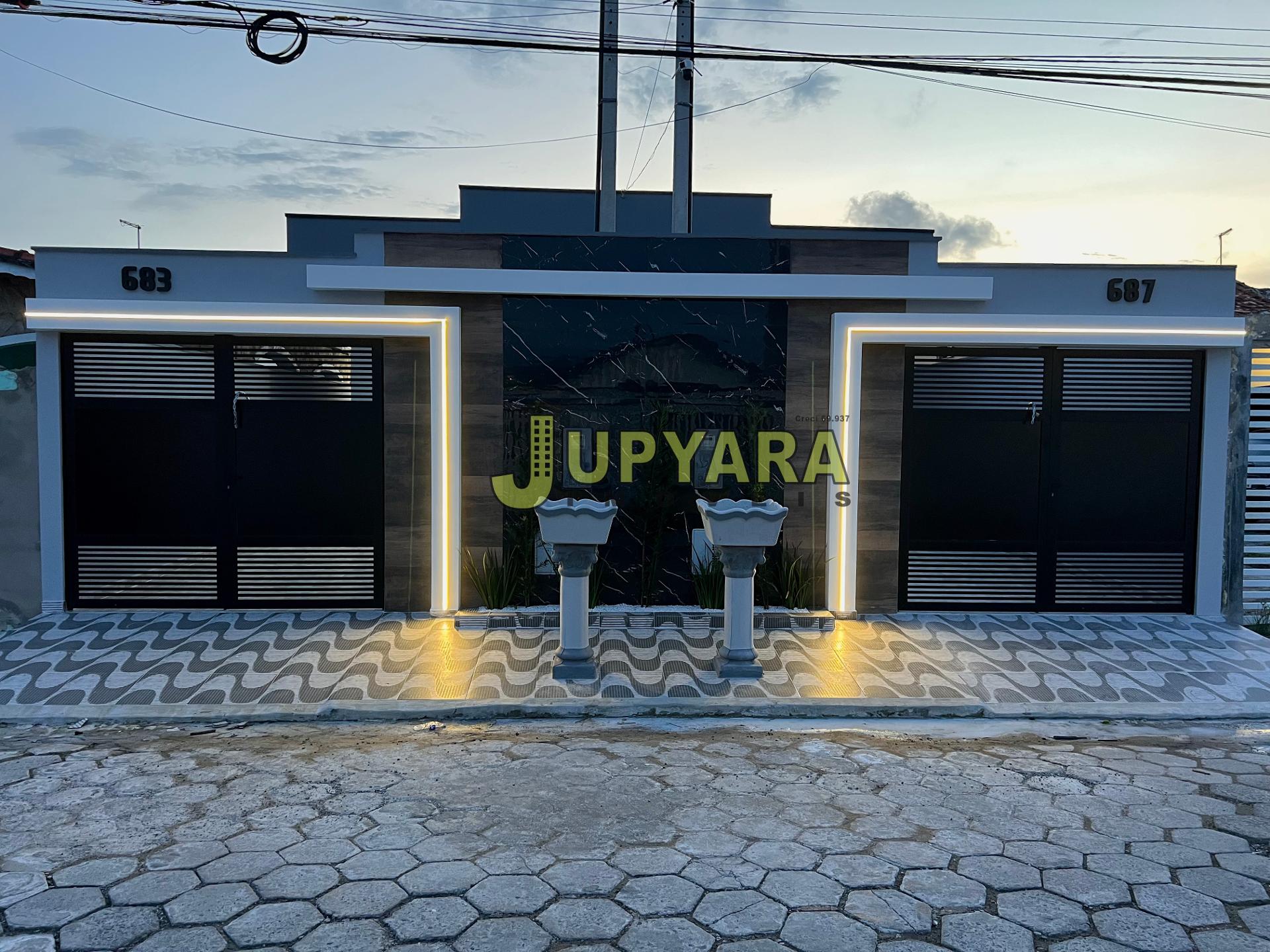 Casa à venda com piscina, Vila Oceanópolis, MONGAGUA - SP