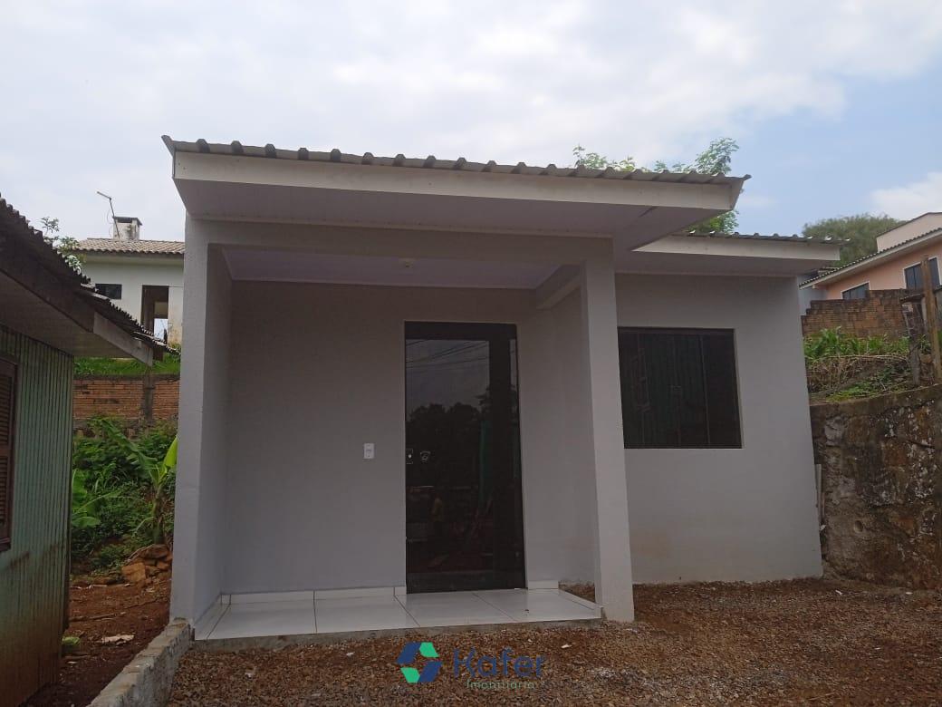 TERRENO COM 2 CASAS Á VENDA