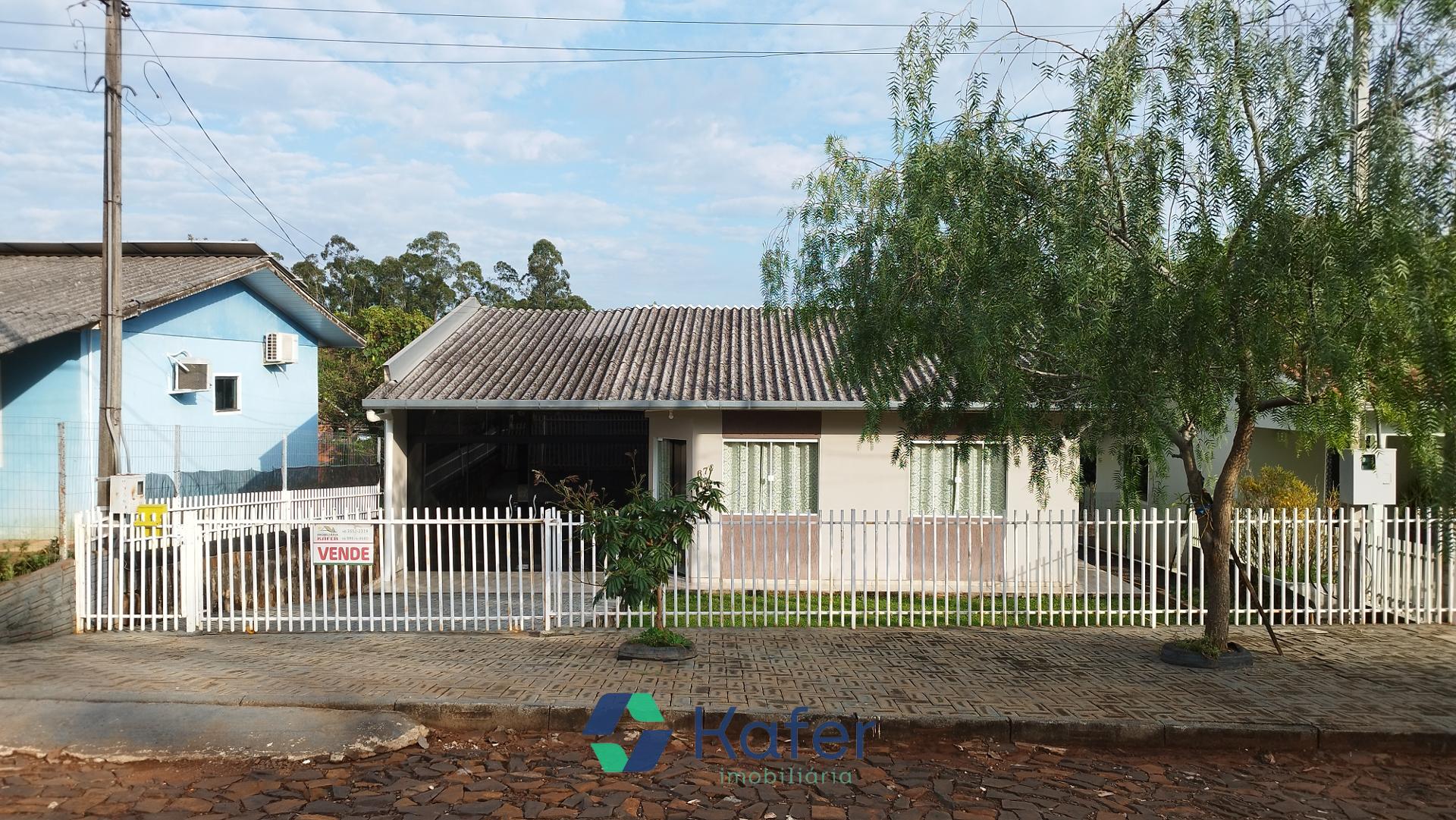 CASA Á VENDA - CENTRO - CAPANEMA PR