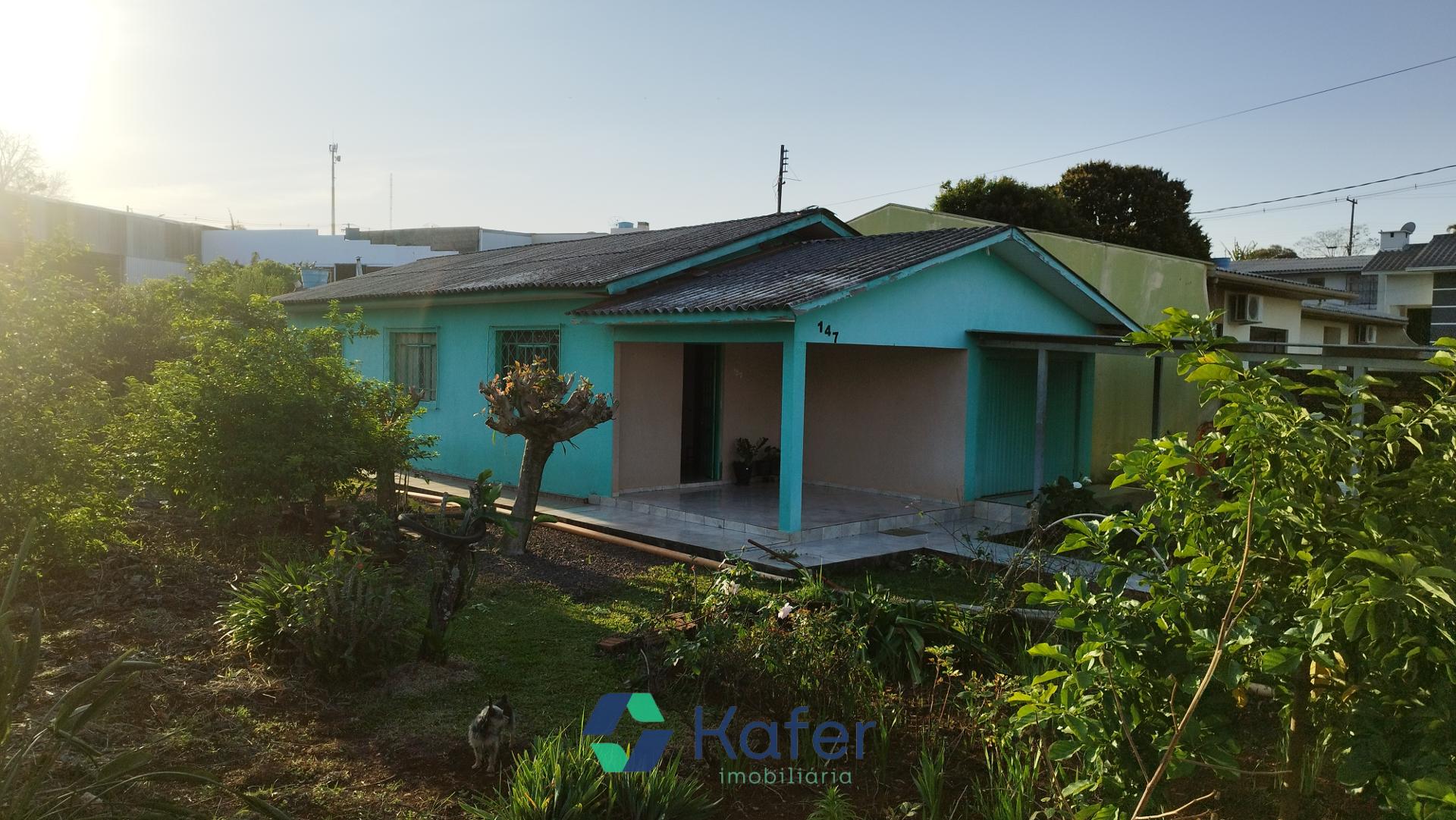 CASA Á VENDA -  CENTRO - CAPANEMA PR