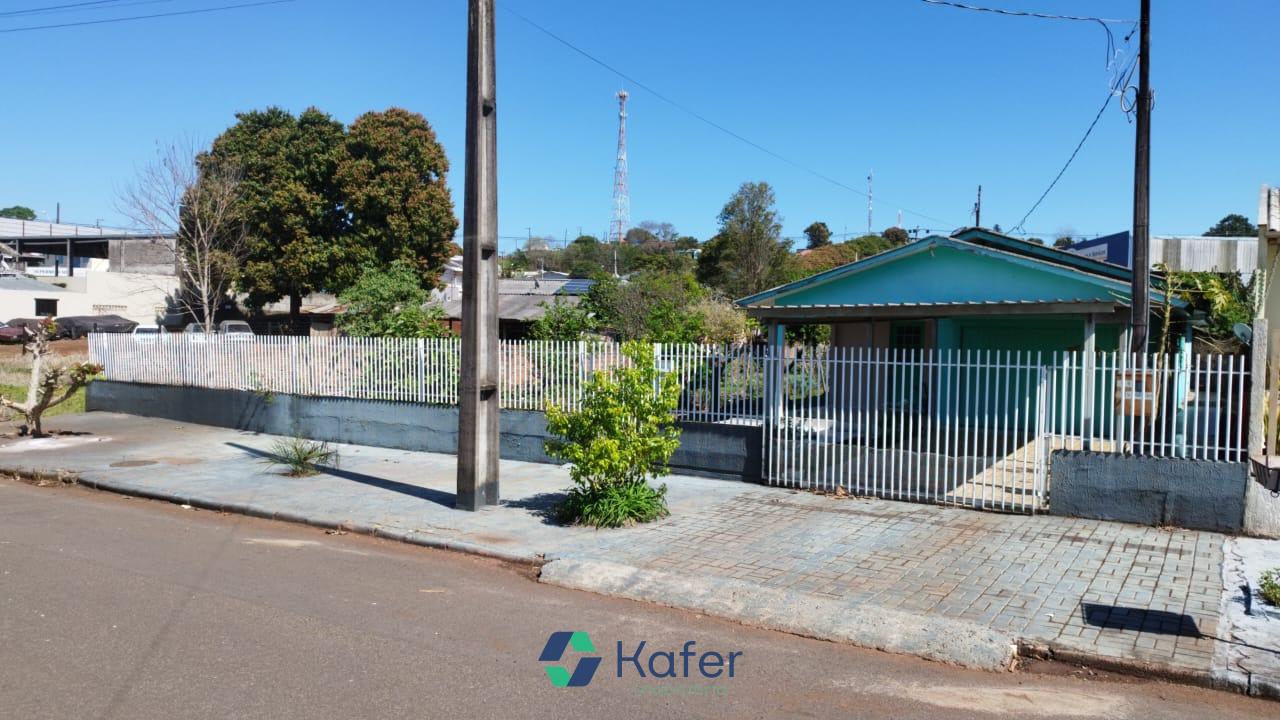 CASA Á VENDA -  CENTRO - CAPANEMA PR